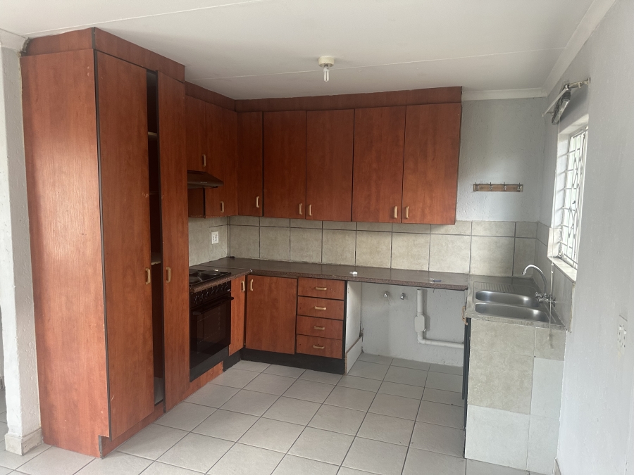 To Let 3 Bedroom Property for Rent in Oos Einde North West